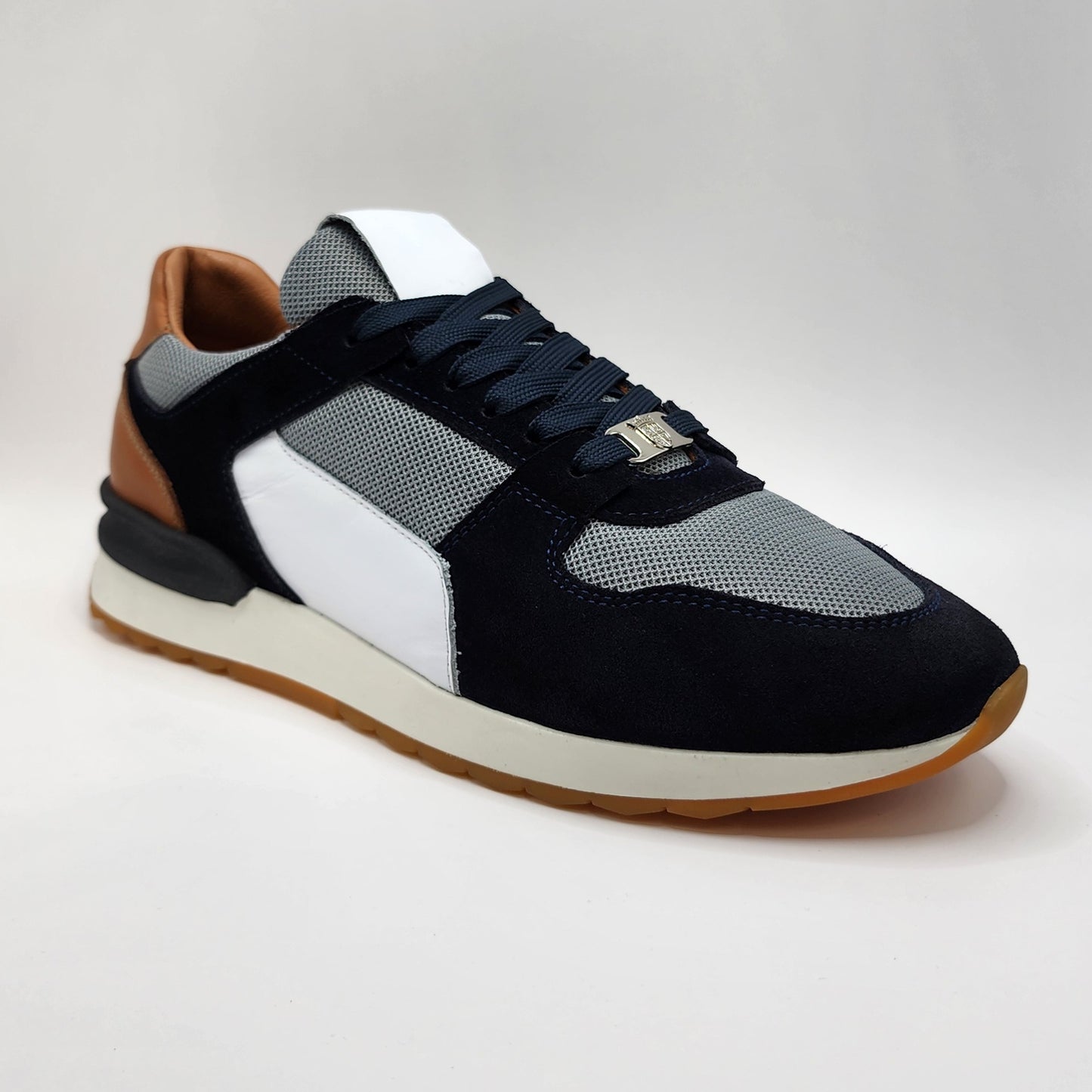Casual sneakers