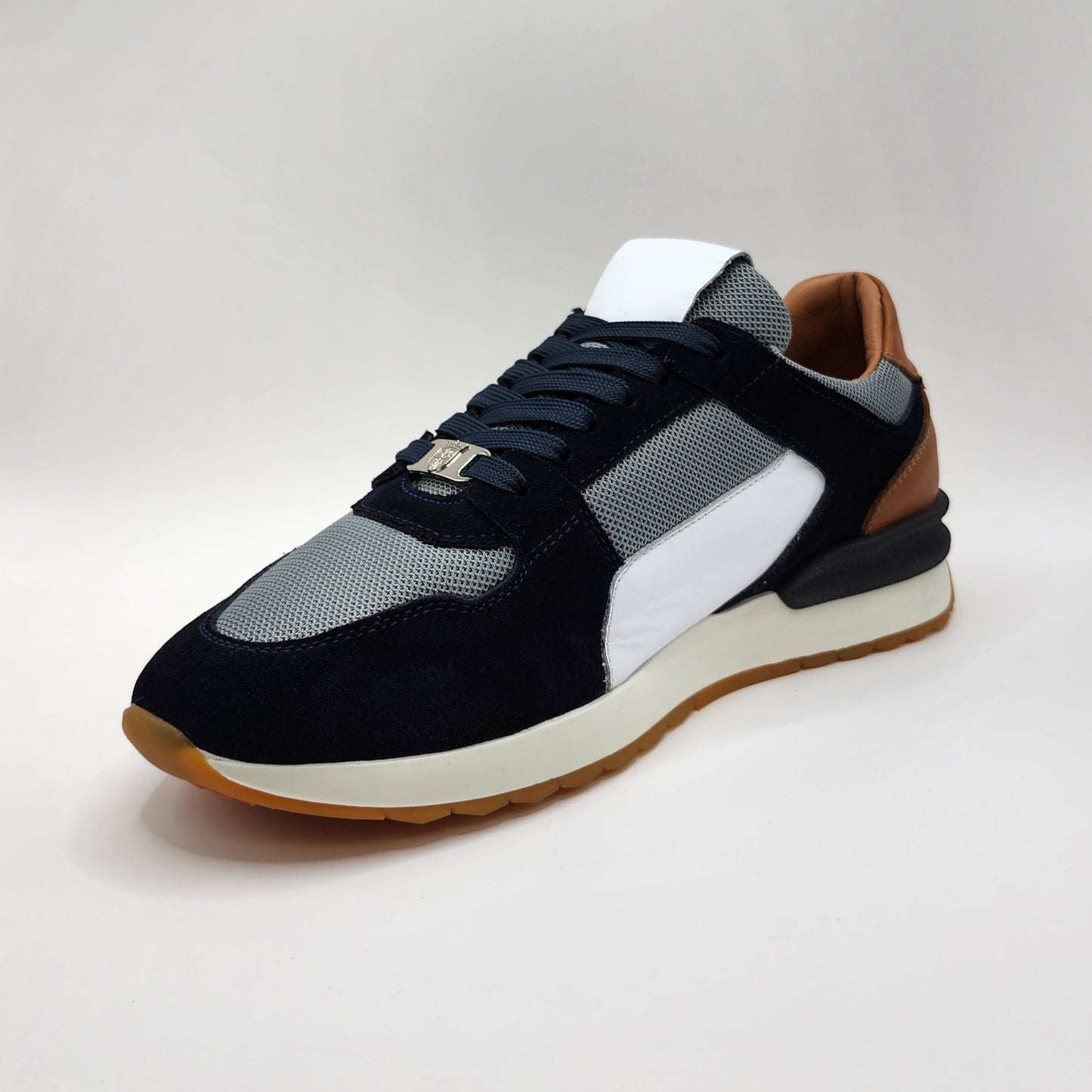 Casual sneakers
