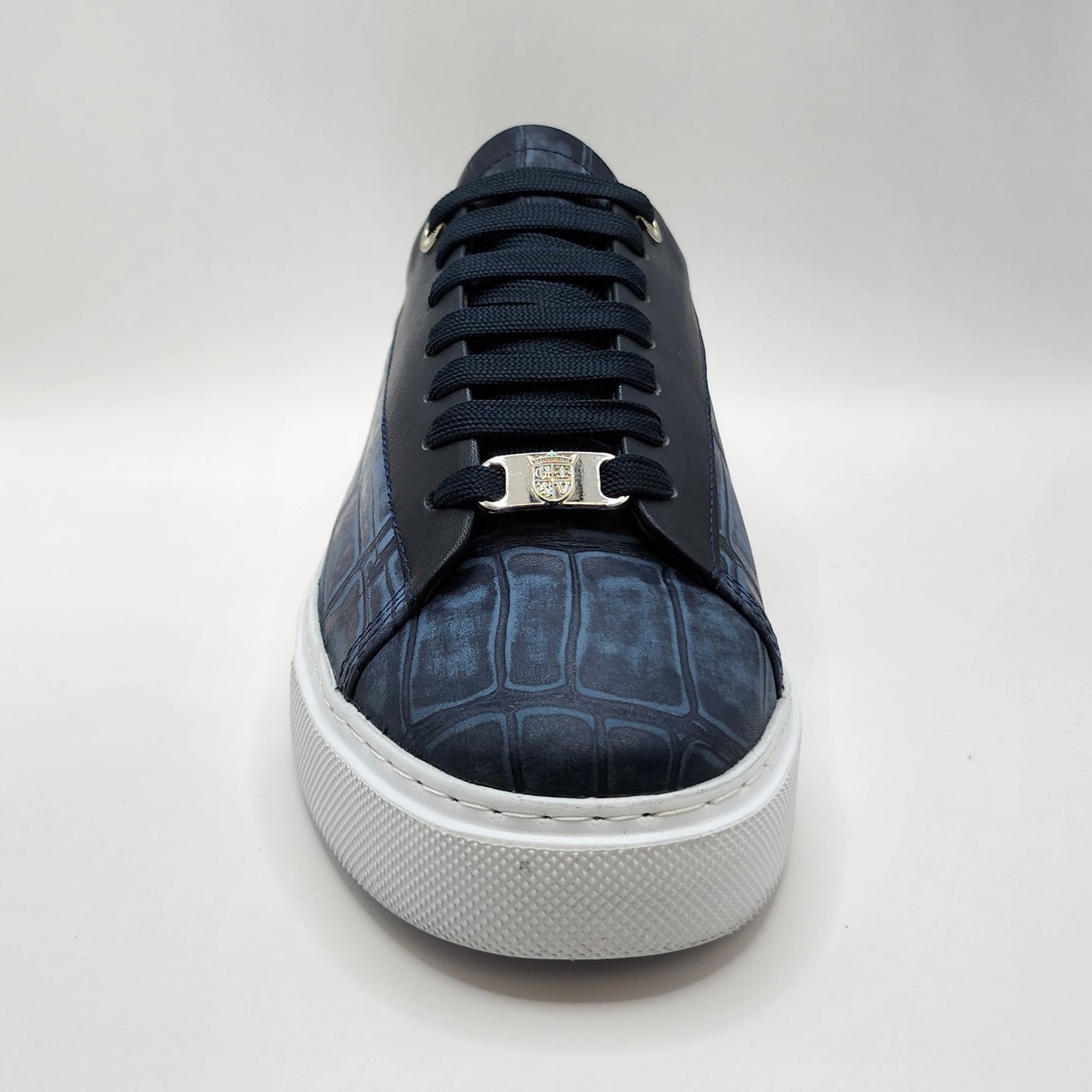 Blue crocodile print