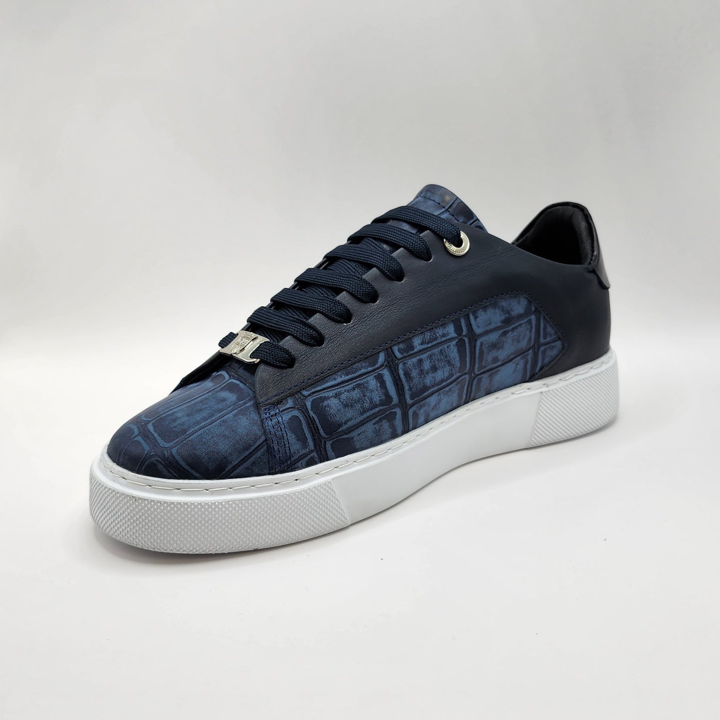 Blue crocodile print
