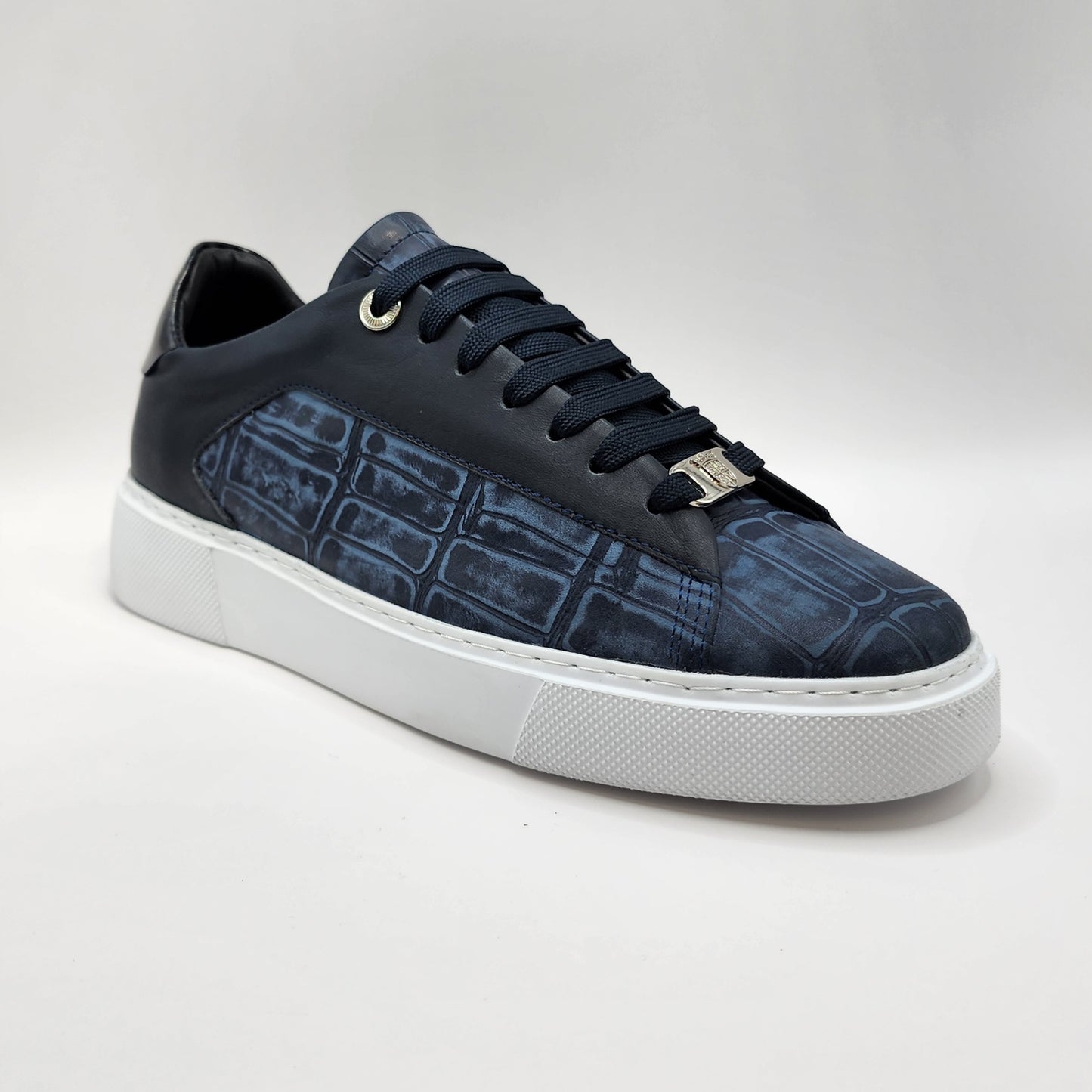 Blue crocodile print